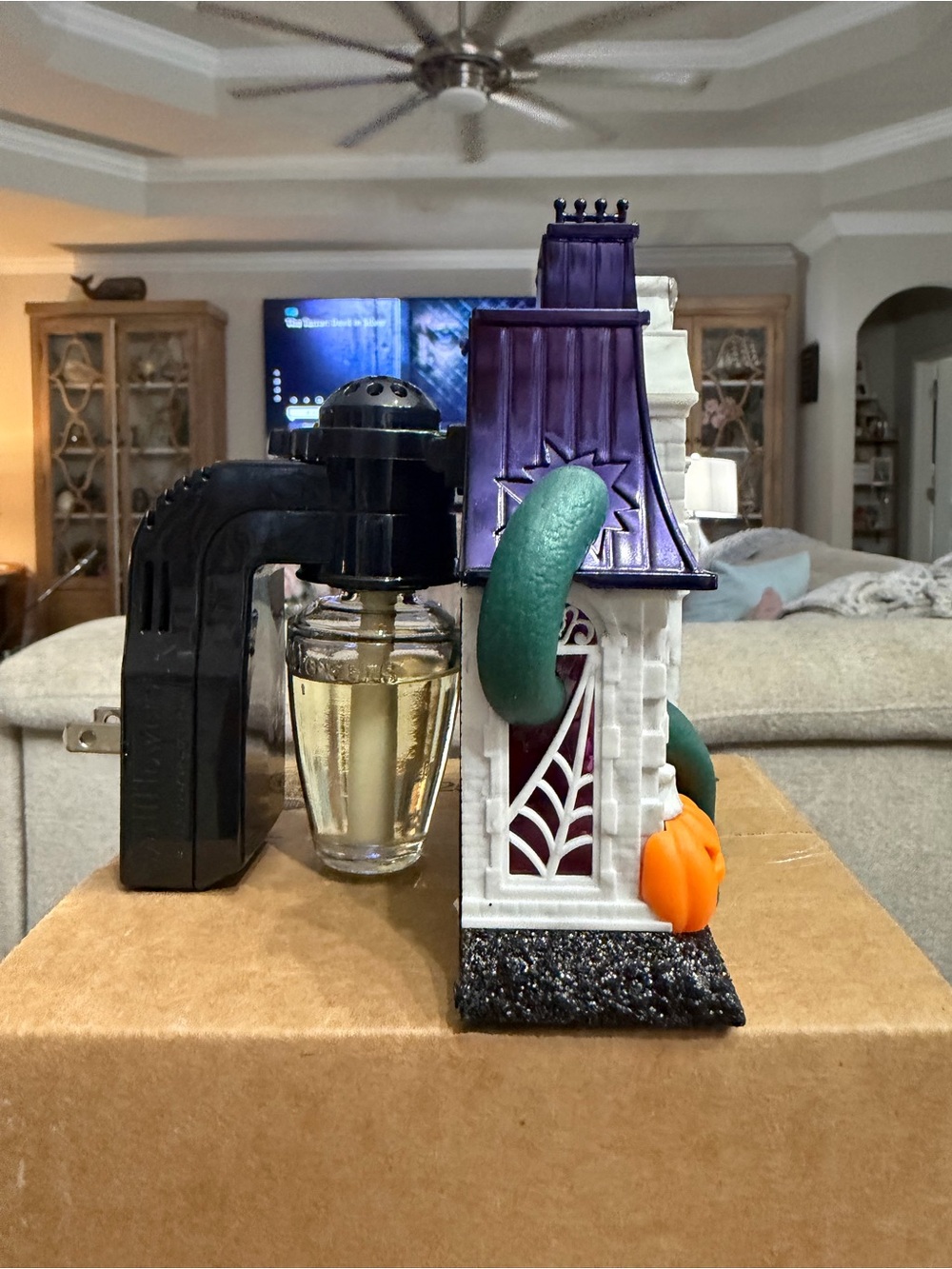 Bath & Body Works Chateau Wallflowers TRI-Projector - Haunted House NEW! - Picture 8 of 13